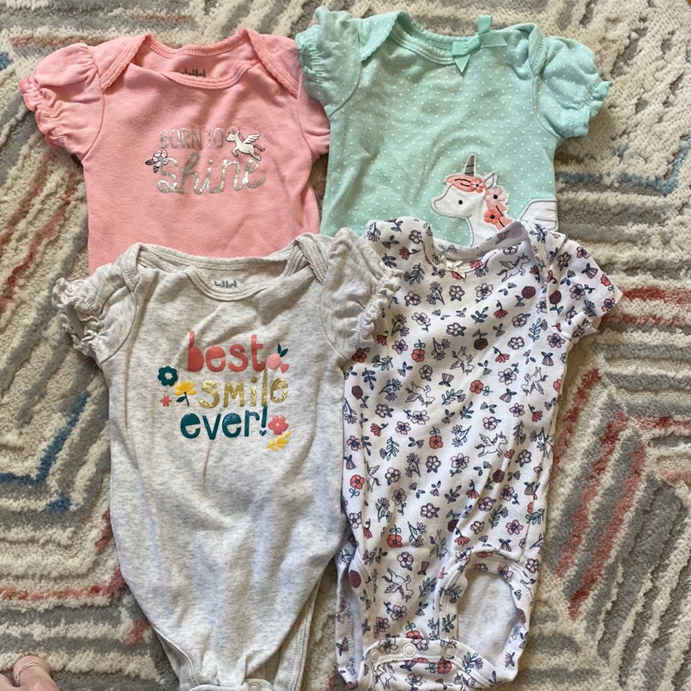 4 carters short sleeve onesies